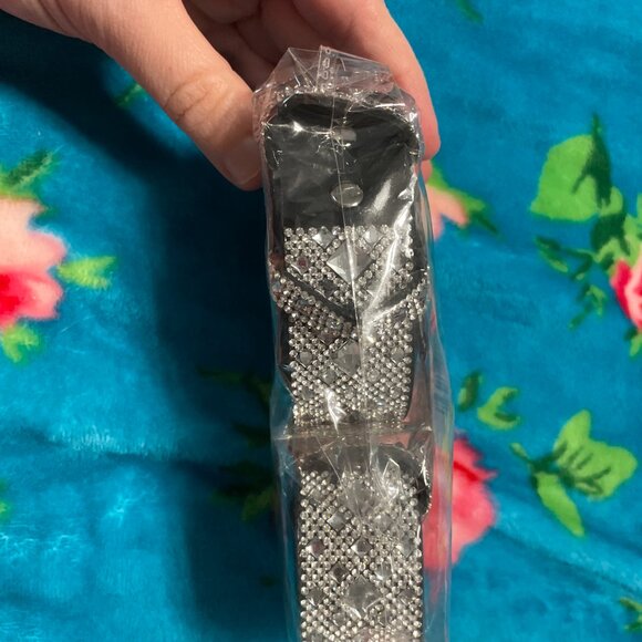 Jacqueline Kent belt with extender - Picture 2 of 3